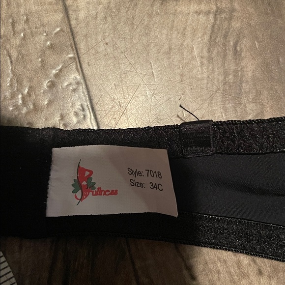 Plunging Bra - Picture 4 of 4